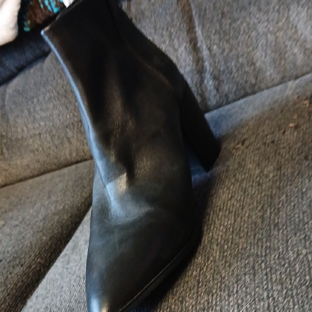 Elegant Black Ankle Boots